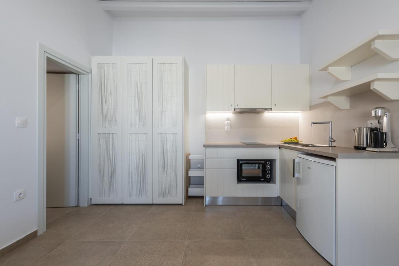 Anemi Suites Adamantas  Bagian luar foto