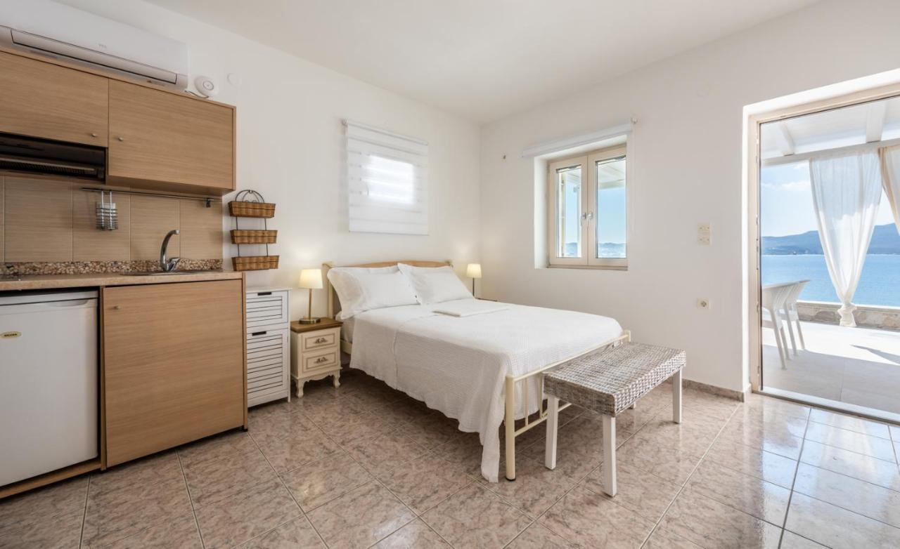 Anemi Suites Adamantas  Bagian luar foto