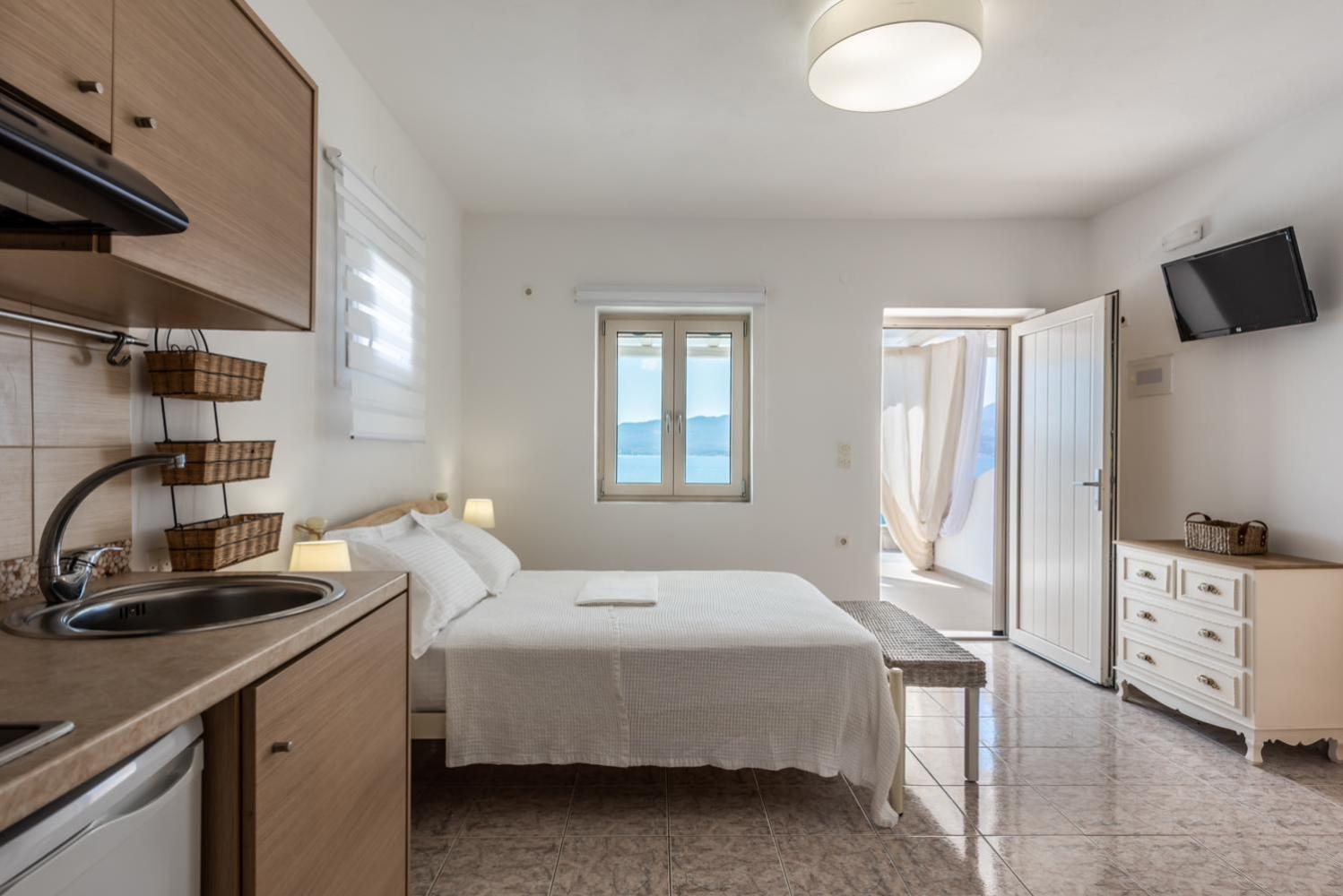 Anemi Suites Adamantas  Ruang foto