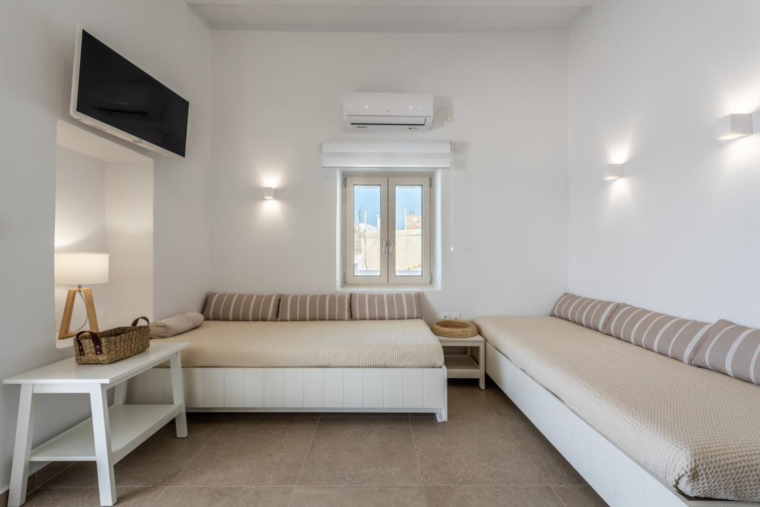 Anemi Suites Adamantas  Ruang foto