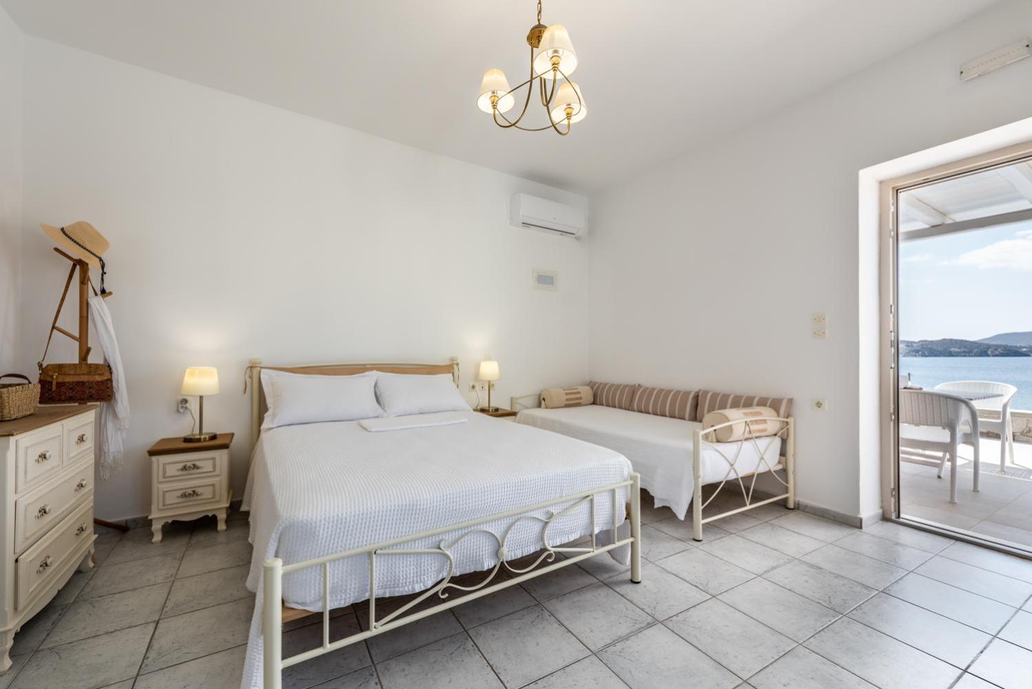 Anemi Suites Adamantas  Ruang foto