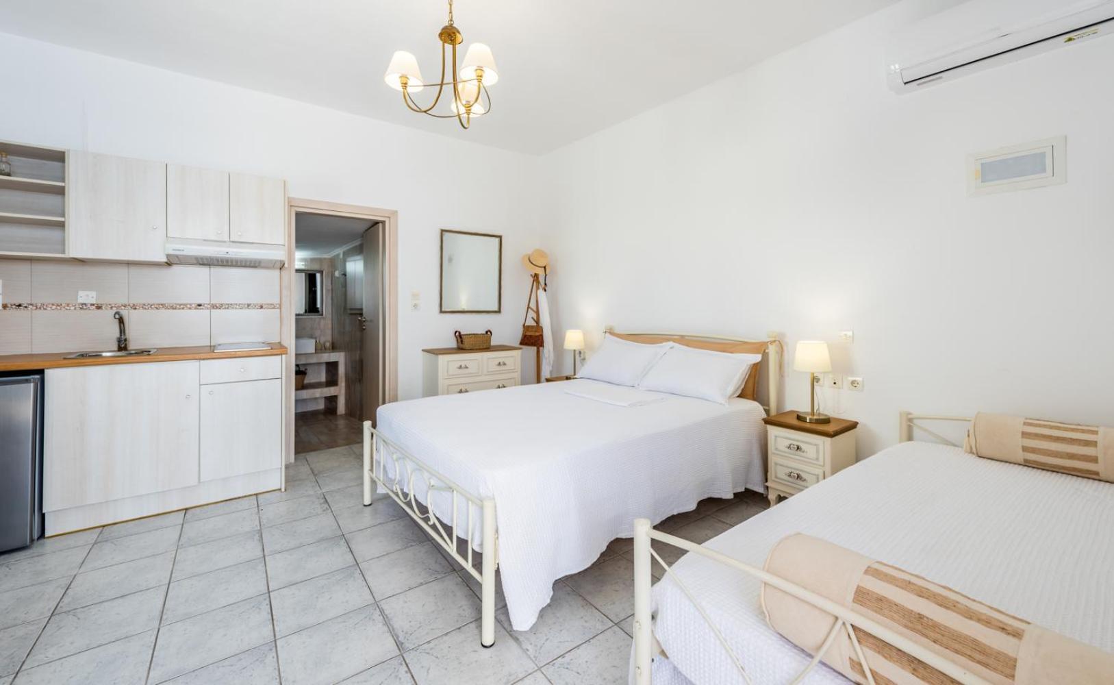 Anemi Suites Adamantas  Ruang foto